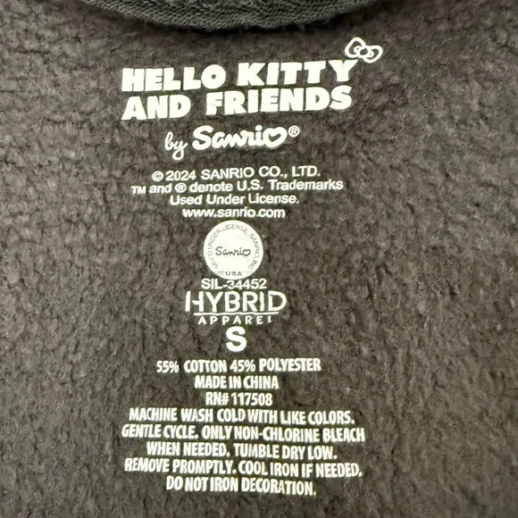 Hello Kitty & Friends Glow In Dark Halloween Sweatshirt Kuromi Badtz Maru S - Picture 4 of 15